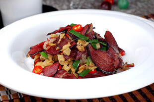 湘菜 白椒炒腊牛肉