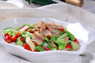 小炒 小吃 大蒜炒腊肉