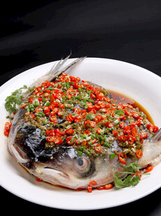 双椒开胃大鱼头