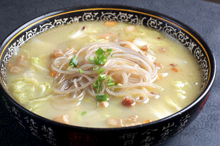 鲜烧鱼饺
