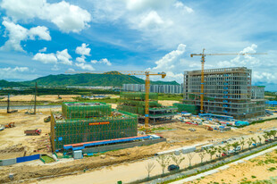 施工现场的在建建筑