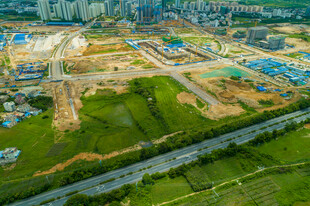 城市建设中的开阔施工场地