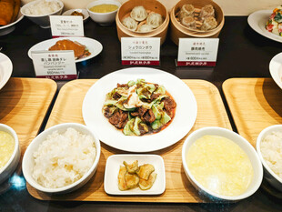 中式丰盛餐食展示