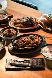 丰盛美味的一桌佳肴