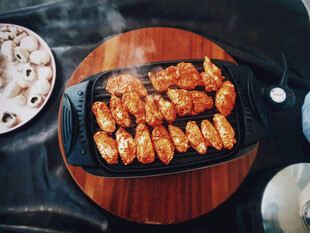 美味香煎鸡翅诱人上桌