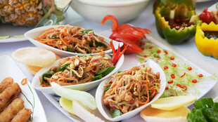 多样美味小吃拼盘