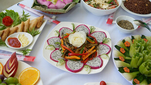 丰盛多彩的美味凉拌菜