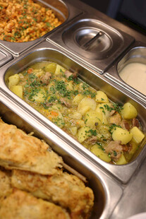 多样美食自助餐展示