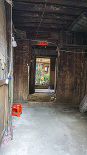老旧屋内景象