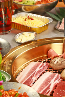 丰盛火锅食材诱人呈现