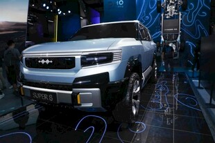 炫酷银色概念皮卡车展示