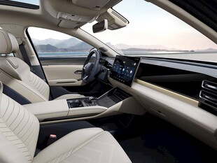 豪华汽车内部精致内饰展示