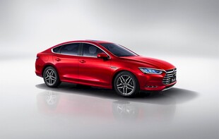 红色动感轿车展示