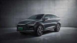 时尚新能源SUV展示