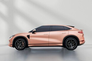 时尚玫瑰金运动型SUV
