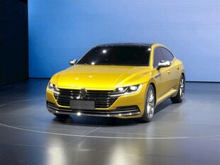 黄色时尚轿车展示