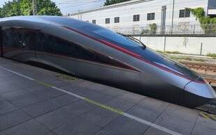 高速列车外观特写