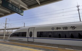 高速列车外观特写