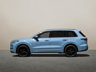 浅蓝色时尚SUV汽车外观