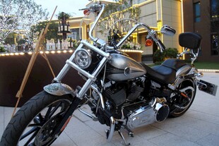 复古风格酷炫摩托车