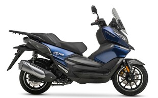时尚蓝色运动款摩托车
