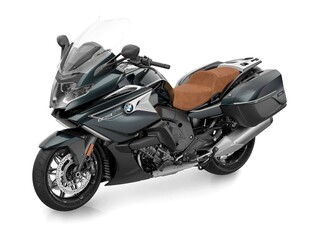 黑色豪华巡航摩托车展示