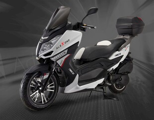 时尚酷炫电动摩托车