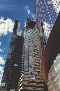 莫斯科都市摩天大楼仰视图