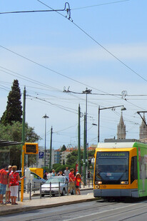 城市有轨电车停靠站台