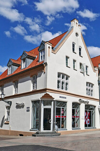 欧式白色建筑外观