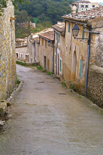 古老小巷的静谧景致