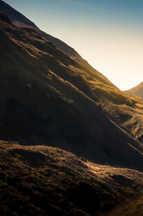 夕阳下的壮丽山峦
