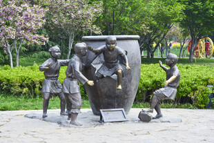 司马光砸缸雕塑