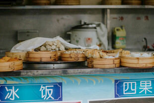 传统冰饭与四果汤摊位