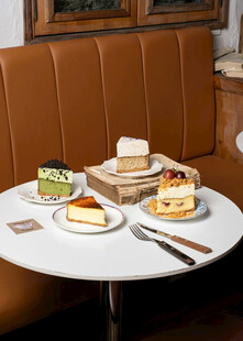 精致多样的美味甜点组合