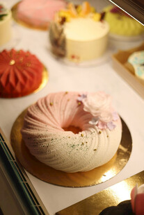 精致多样甜点展示