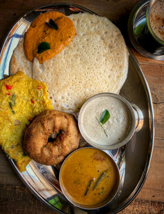印度传统美食拼盘