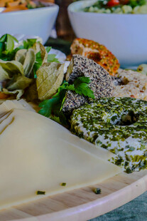 多样美味沙拉拼盘