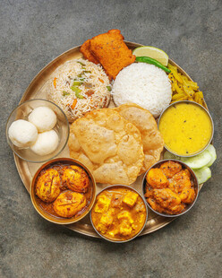 印度传统美食拼盘