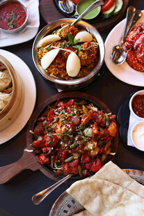 多样美味印度特色美食拼盘