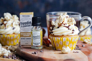 美味爆米花与饮品组合