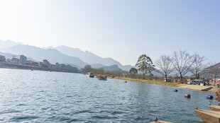 湖畔冬日美景