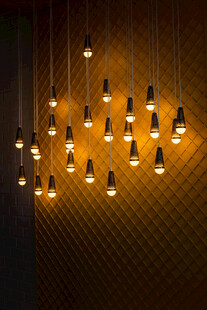 创意悬挂式暖光灯泡组