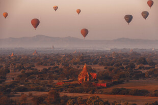 缅甸蒲甘热气球壮丽景观