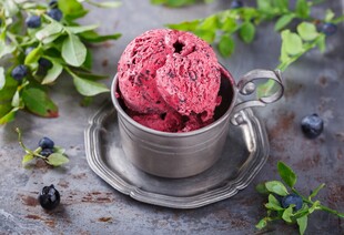 美味树莓冰淇淋