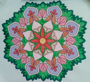 彩色手绘曼陀罗图案