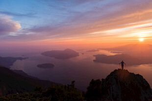 山顶观绝美日出景观