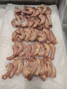 新鲜卤制猪耳朵待售