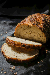 切片全麦面包展示