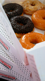 美味多彩甜甜圈待品尝